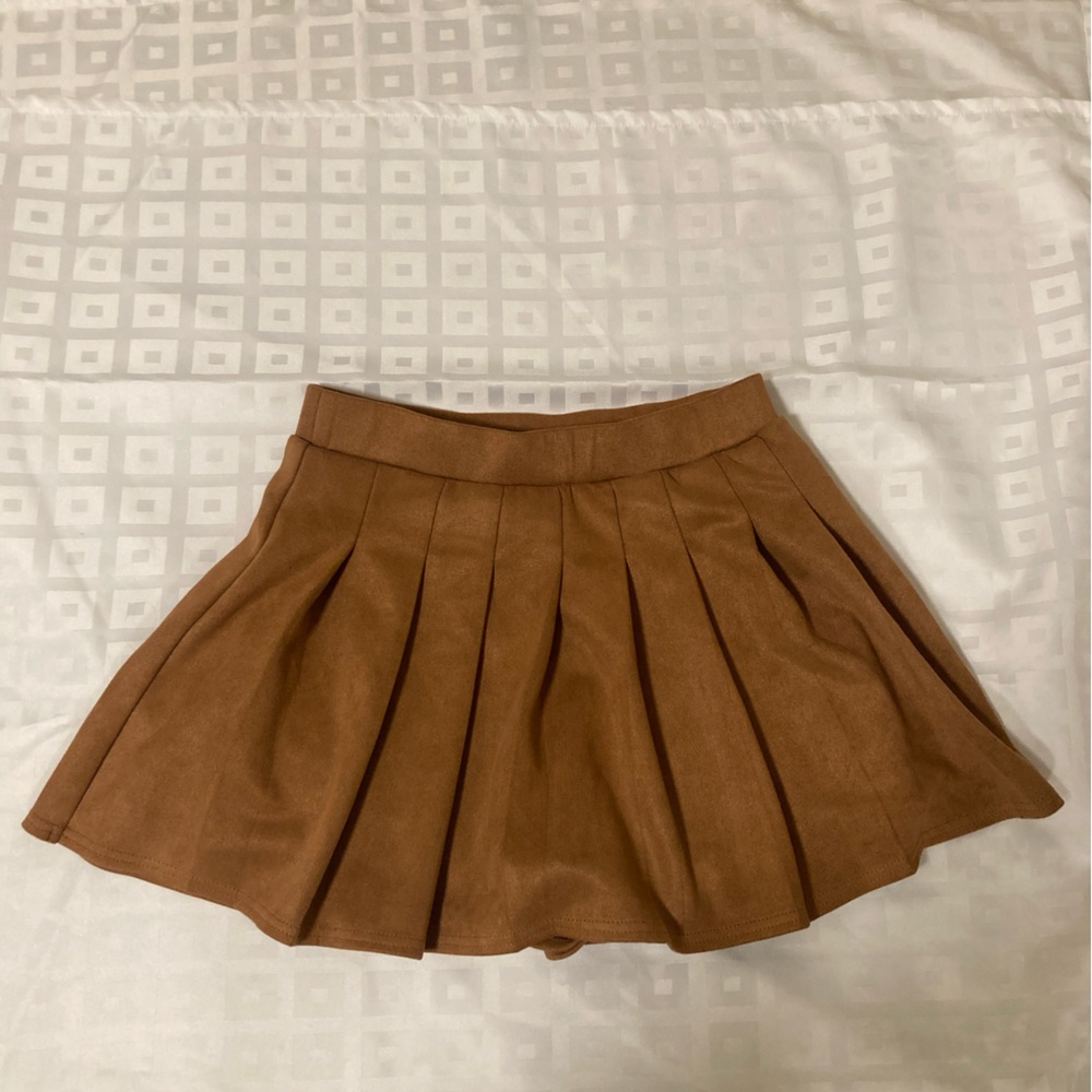 Brown mini skirt